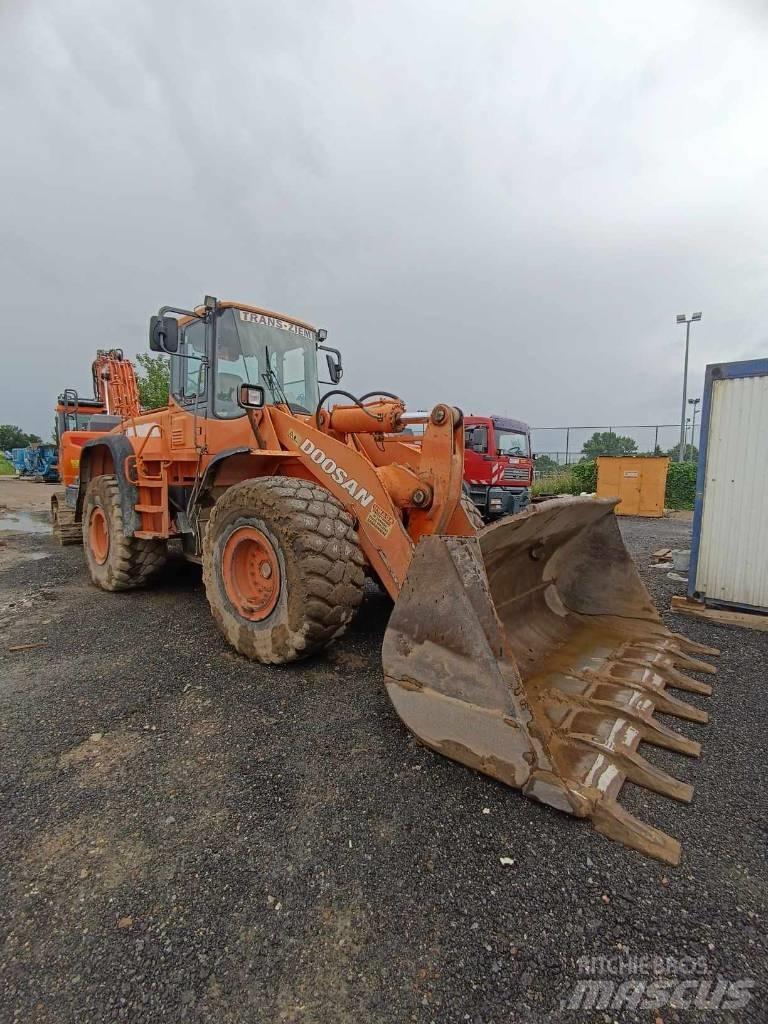 Doosan DL 350 輪胎式裝載機