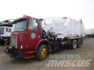 Volvo WX64 垃圾車