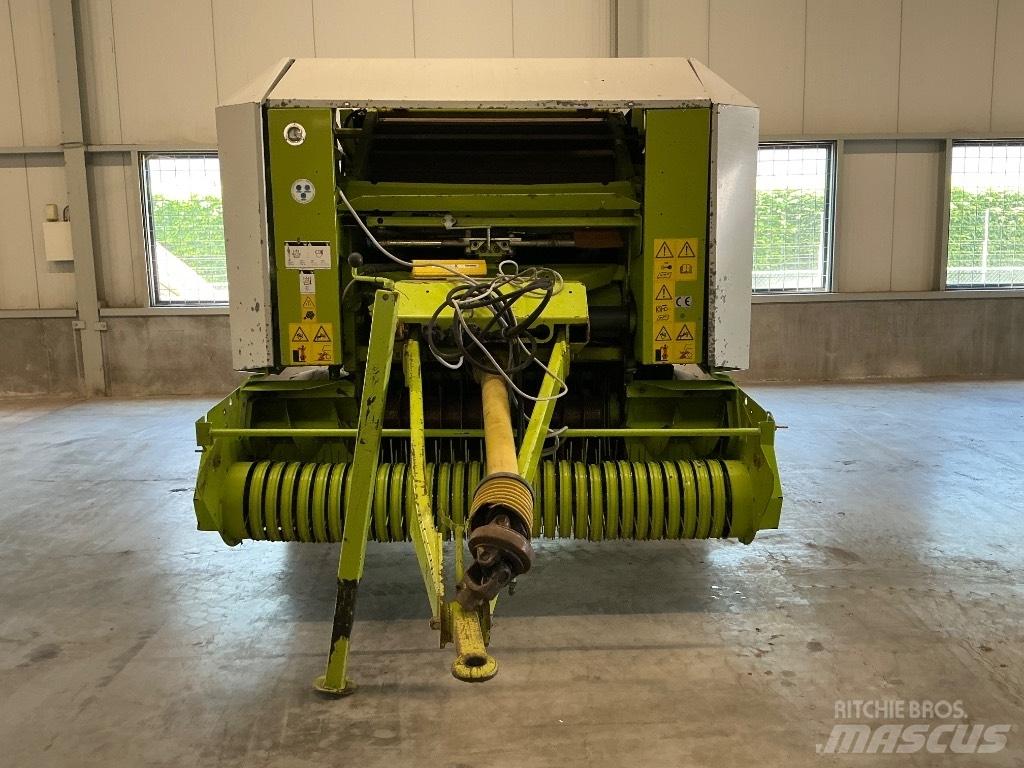 CLAAS Rollant 240 圓型牧草打包機
