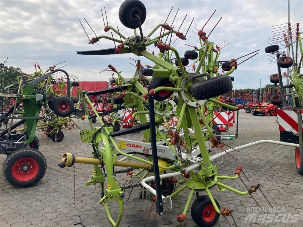 CLAAS Volto 800 耙與翻草機