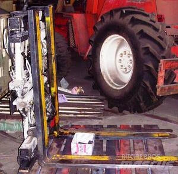  Twin pallet handler 手拉式油壓拖板車