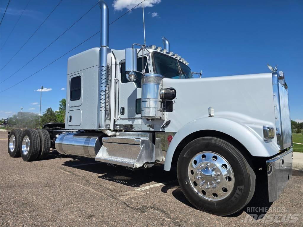 Kenworth W 900 曳引機組件
