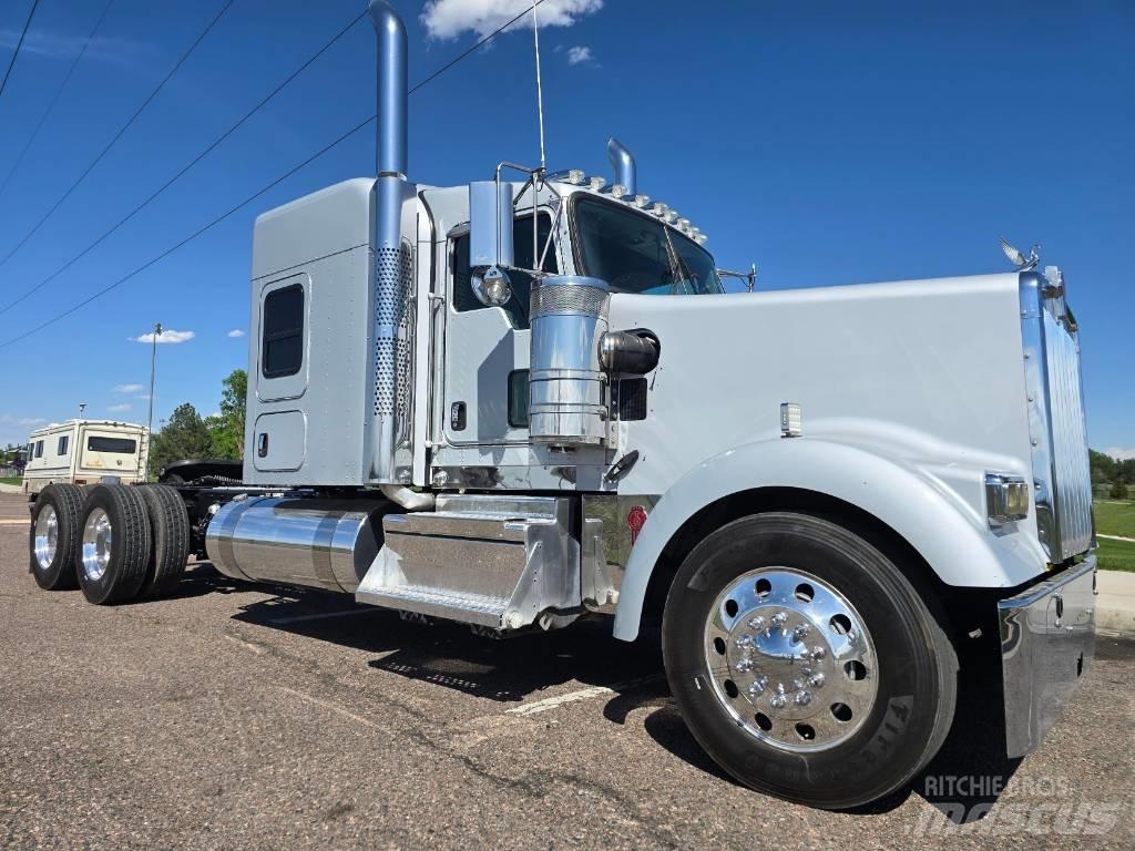 Kenworth W 900 曳引機組件