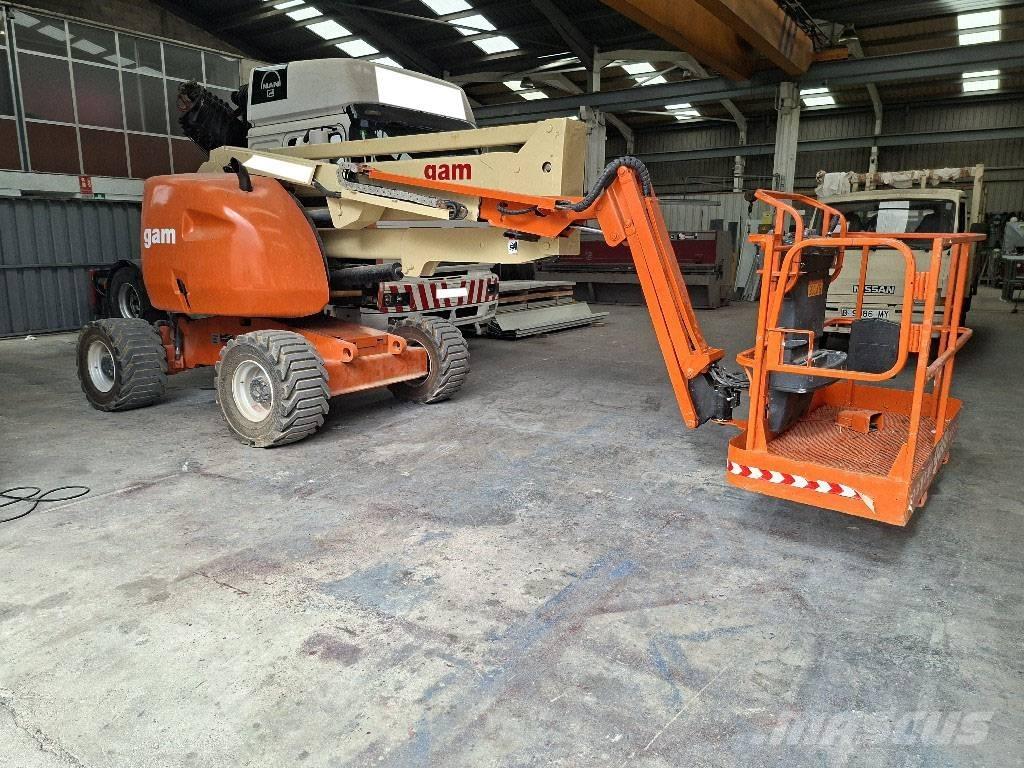 JLG 450 AJ 緊湊型自走式伸縮臂式升降機