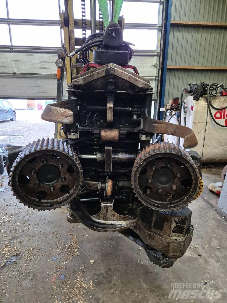 Komatsu 360.2 收穫機頭