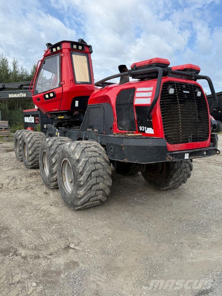 Komatsu 931XC / C144 收穫機