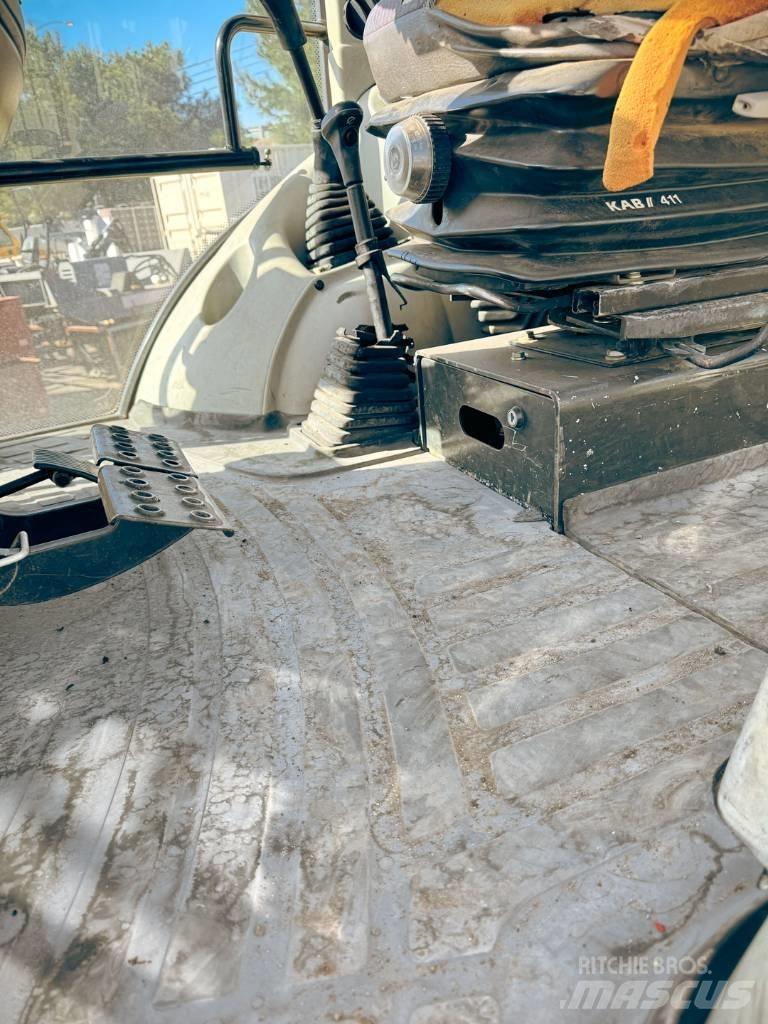 Komatsu WB 140-2N 反鏟裝載機