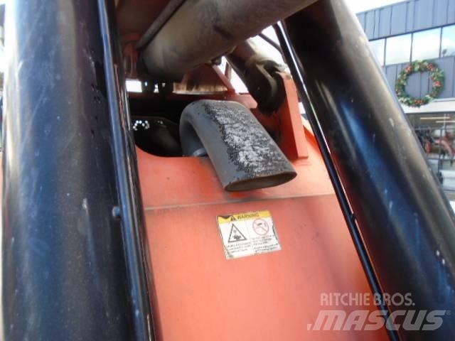 JLG 8042 伸縮臂操作車