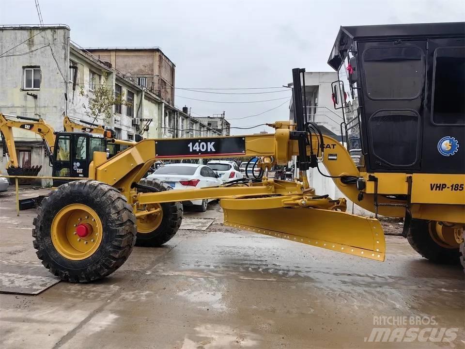 CAT 140K 平土機