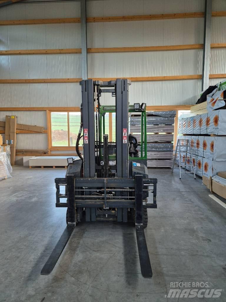 Combilift CBE 2500 電動堆高機