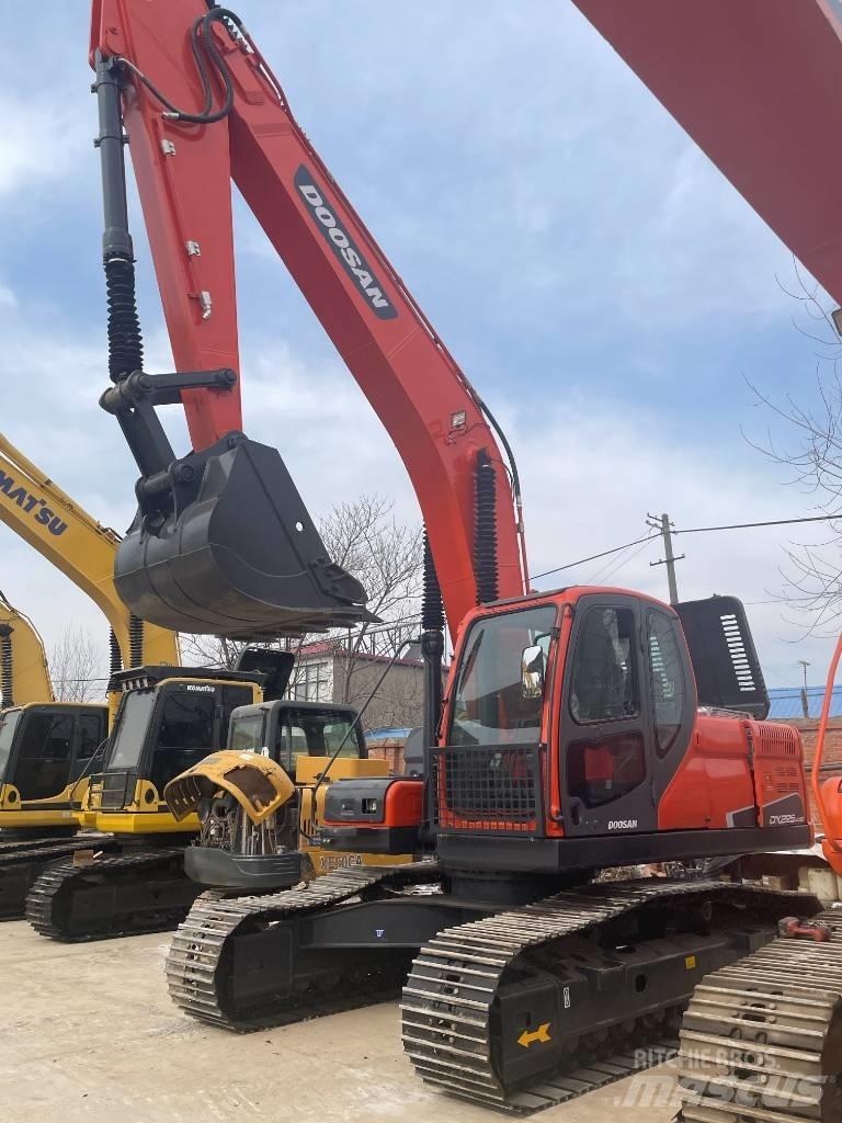 Doosan DX225lc-9 履帶式 挖土機/掘鑿機/挖掘機