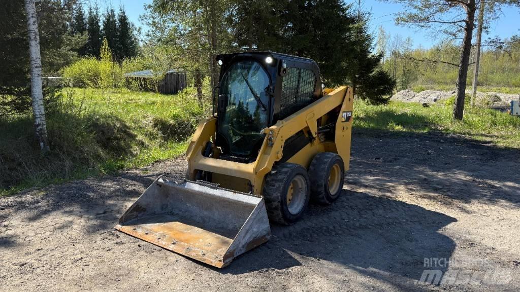 CAT 226 D 滑移轉向裝載機