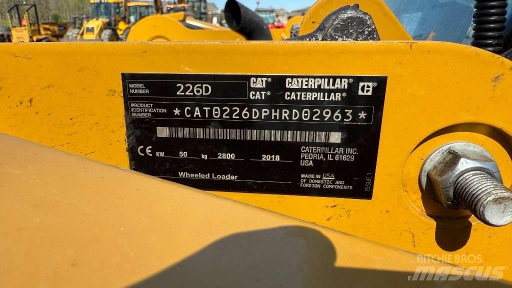 CAT 226 D 滑移轉向裝載機