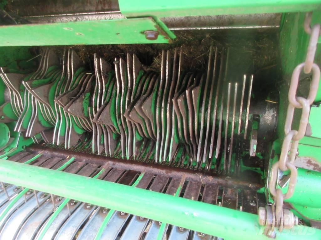 John Deere 644 圓型牧草打包機