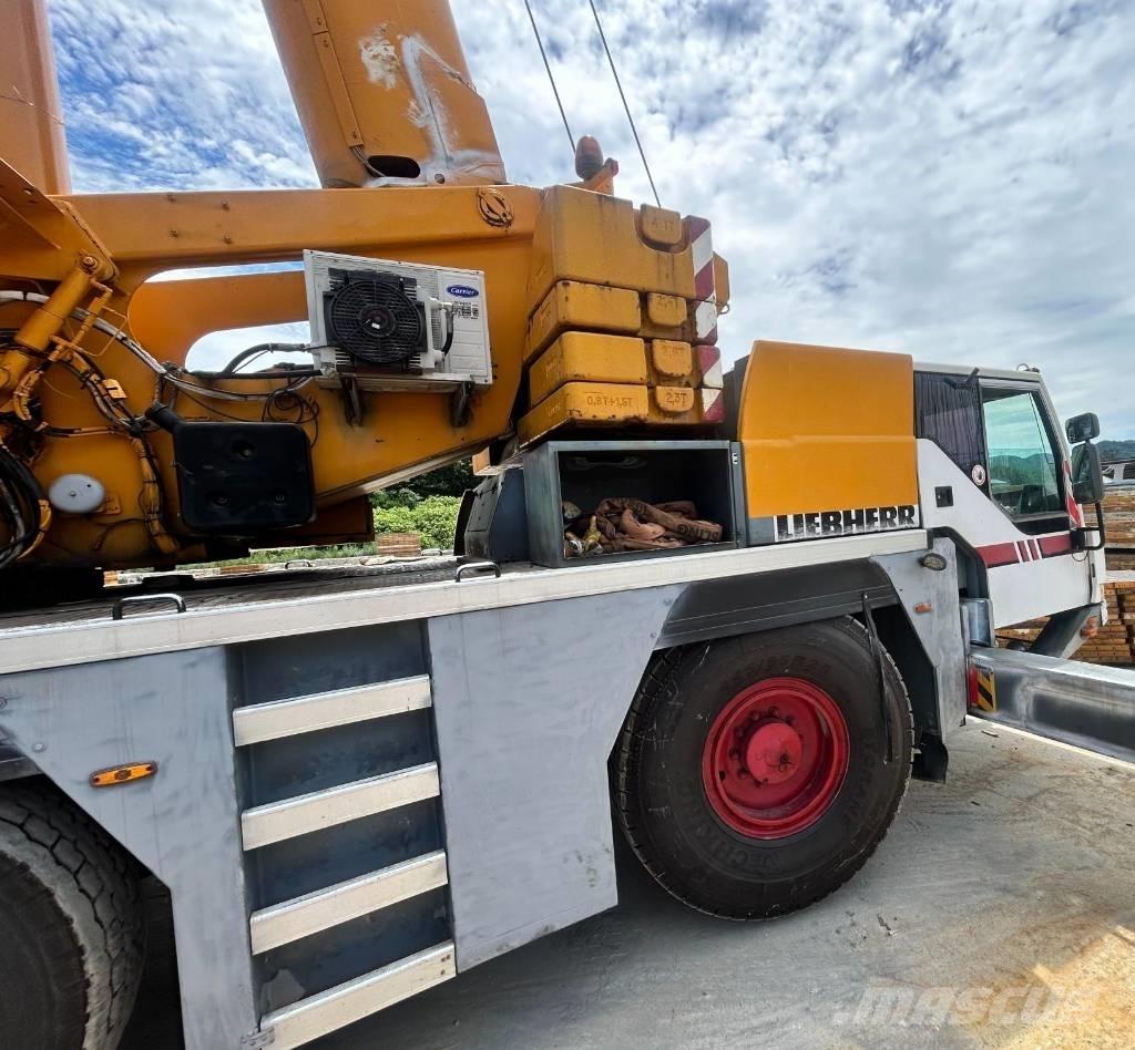 Liebherr LTM 1055 全路面起重機/吊車