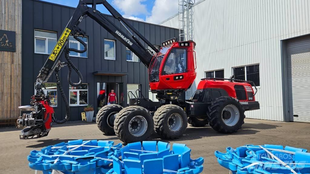 Komatsu 911 收穫機