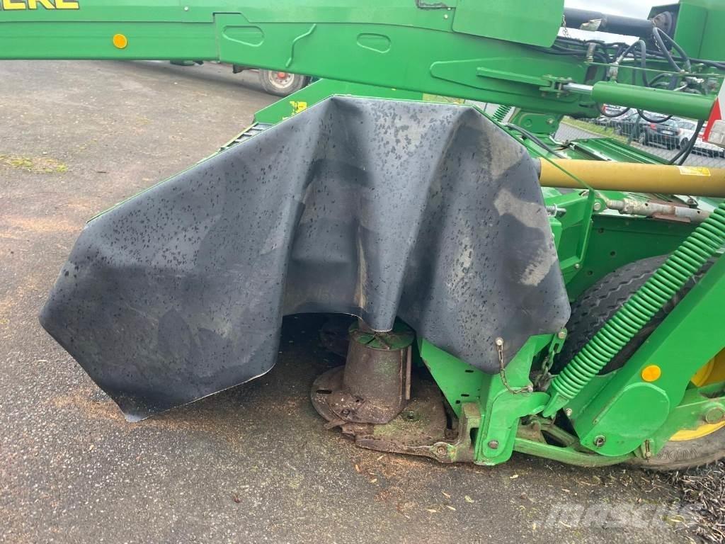 John Deere 730 裝載與牽引式割草機