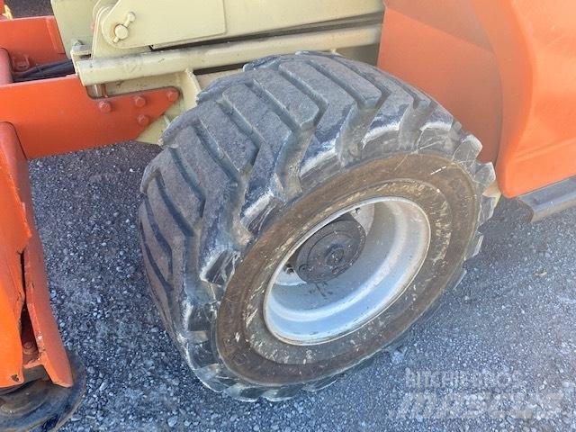 JLG 4394 RT 曲臂高空作業車