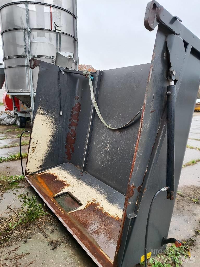 Fliegl ASW271 GIGANT 肥料撒布機