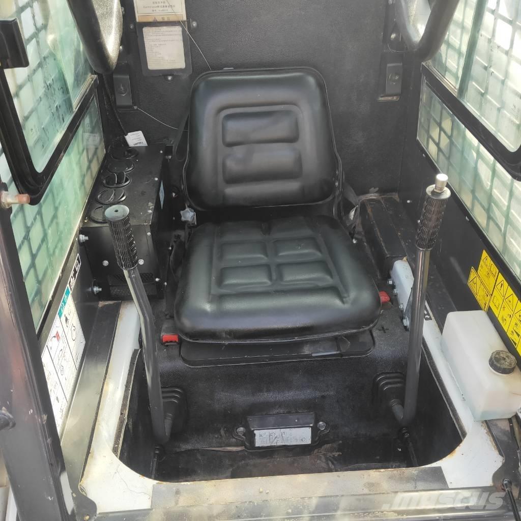 Bobcat S18 滑移轉向裝載機