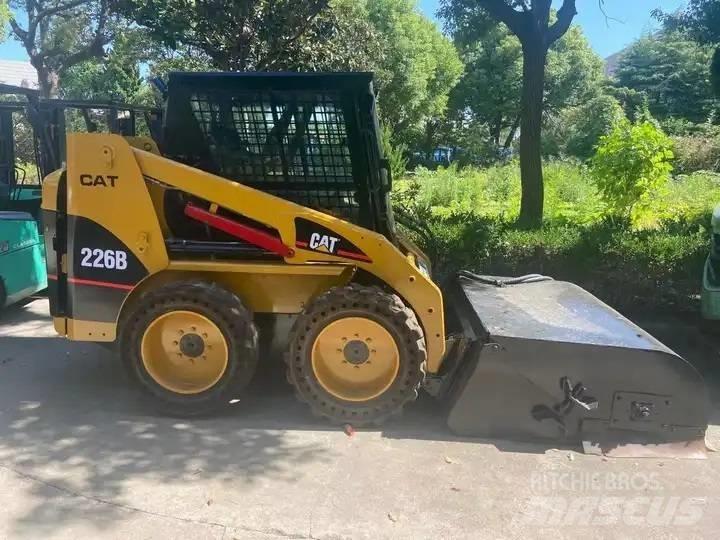 Cata-Dyne 226B 滑移轉向裝載機