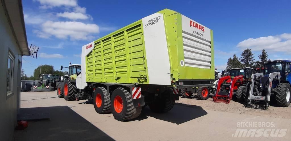 CLAAS Cargos 9500 自裝式拖車
