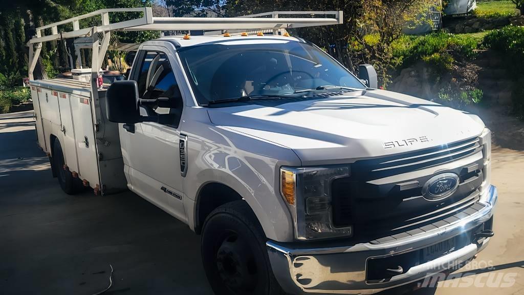Ford F 350 XL 皮卡.傳統半斗卡車/側卸板