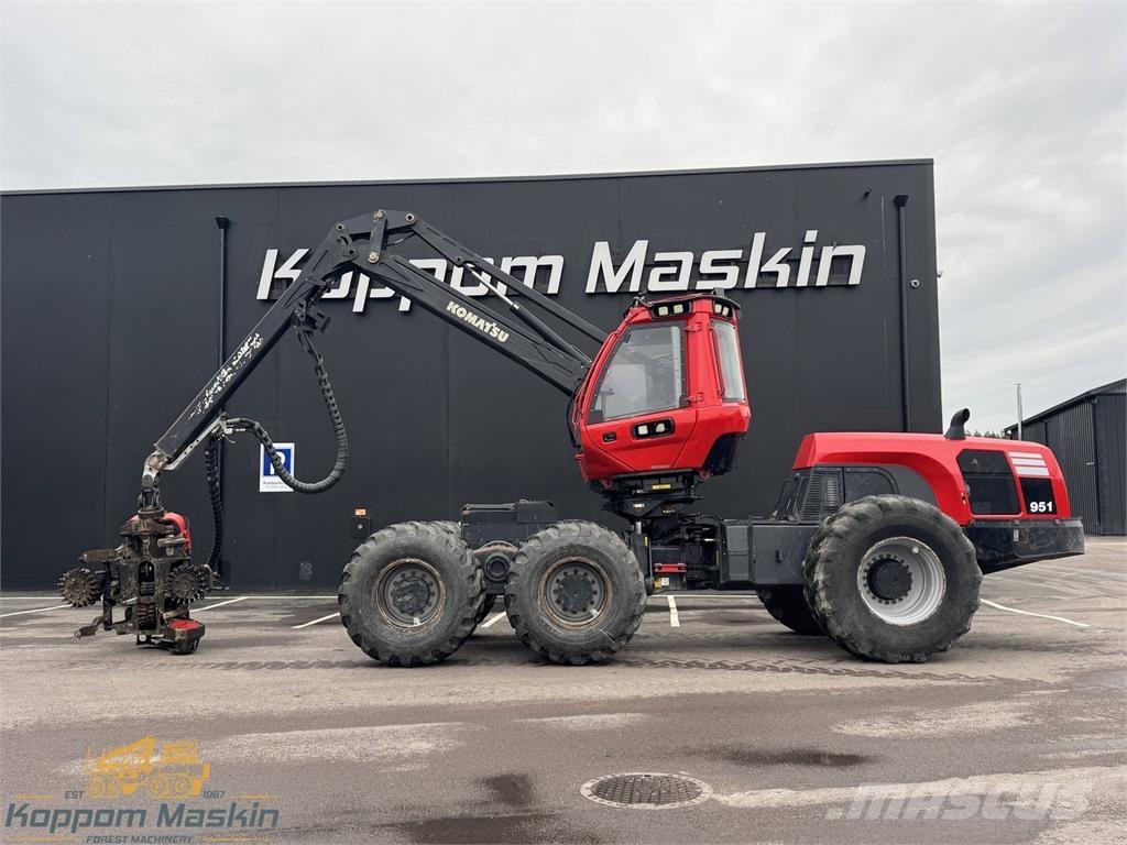 Komatsu 951 收穫機