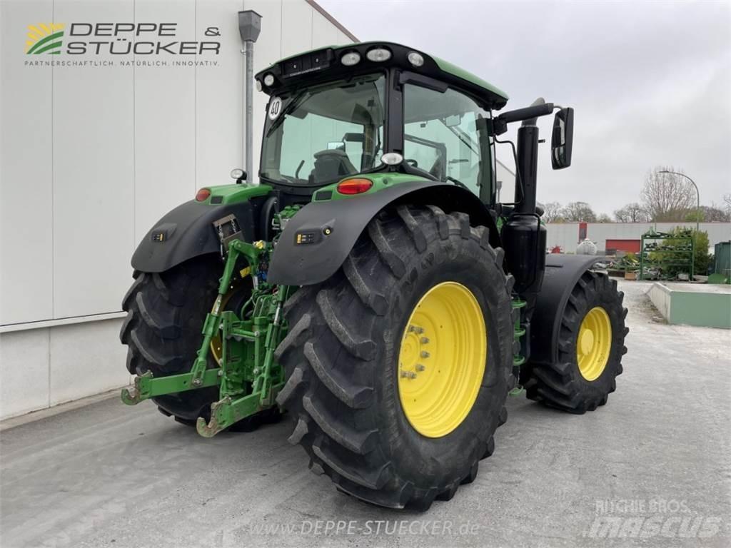 John Deere 6215R 曳引機