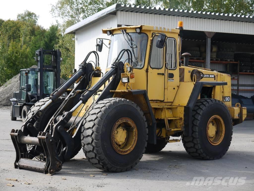 Volvo L 90 輪胎式裝載機