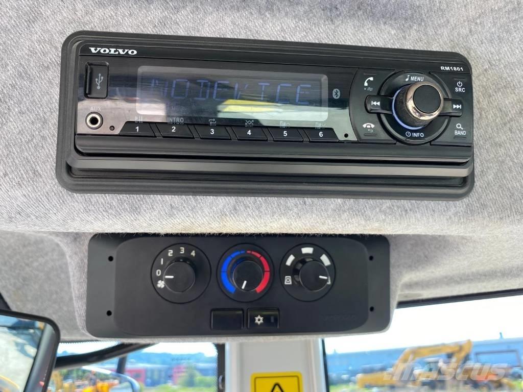Volvo SD135B 單輪滾壓機