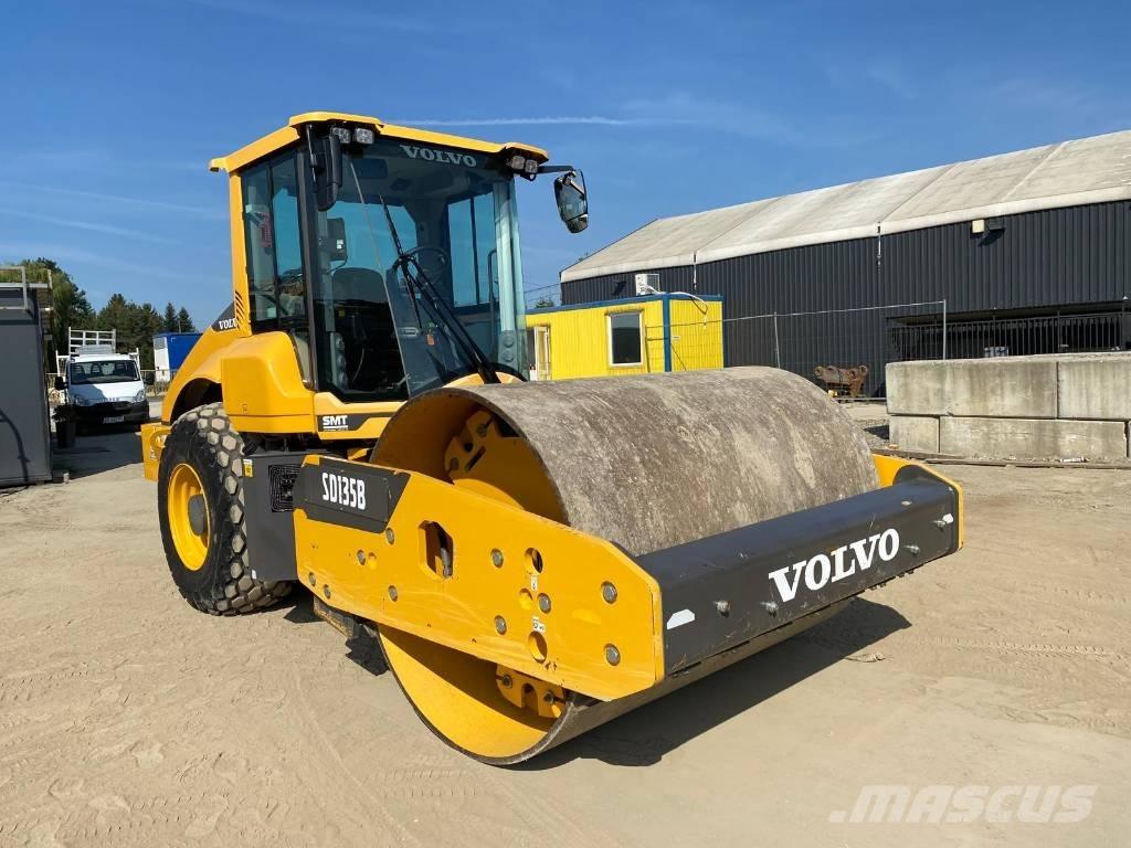 Volvo SD135B 單輪滾壓機