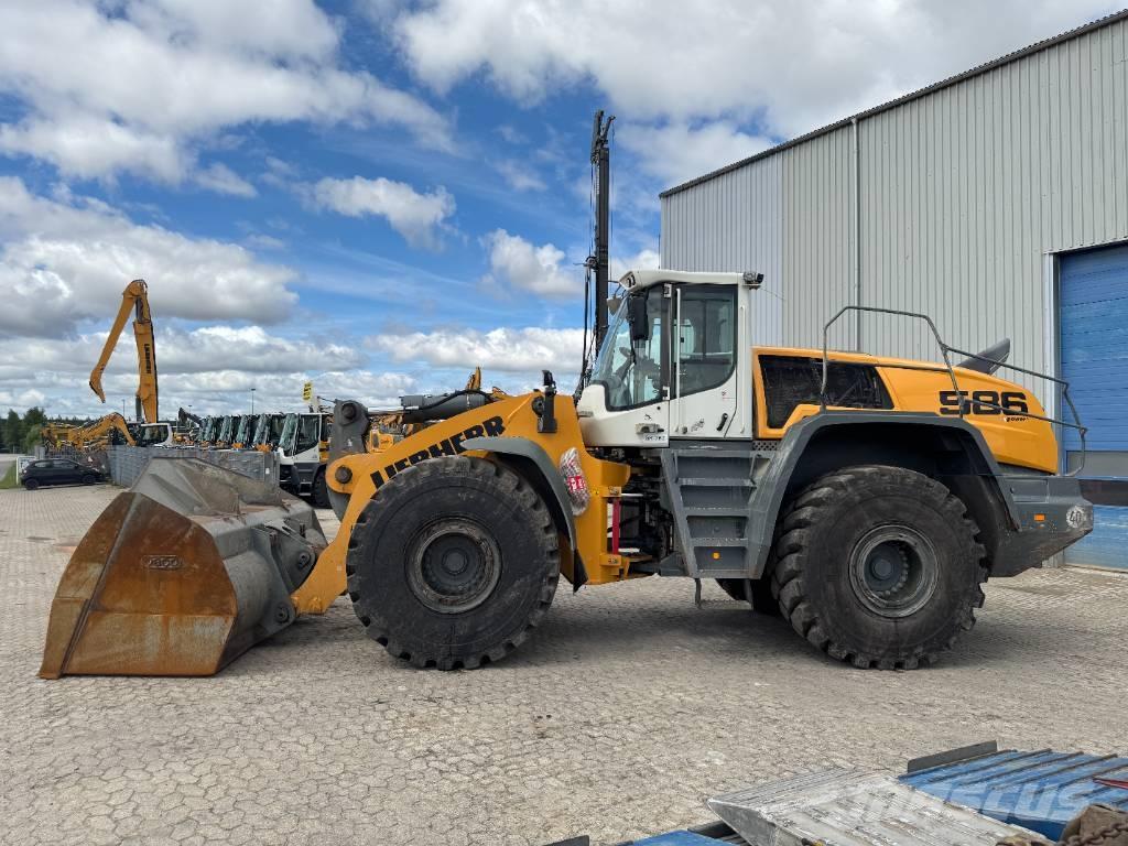 Liebherr L586 輪胎式裝載機