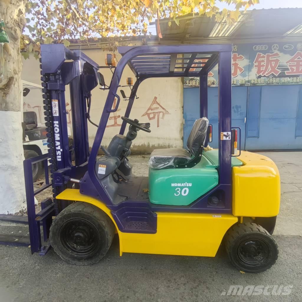  小松叉车 3t 柴油卡車