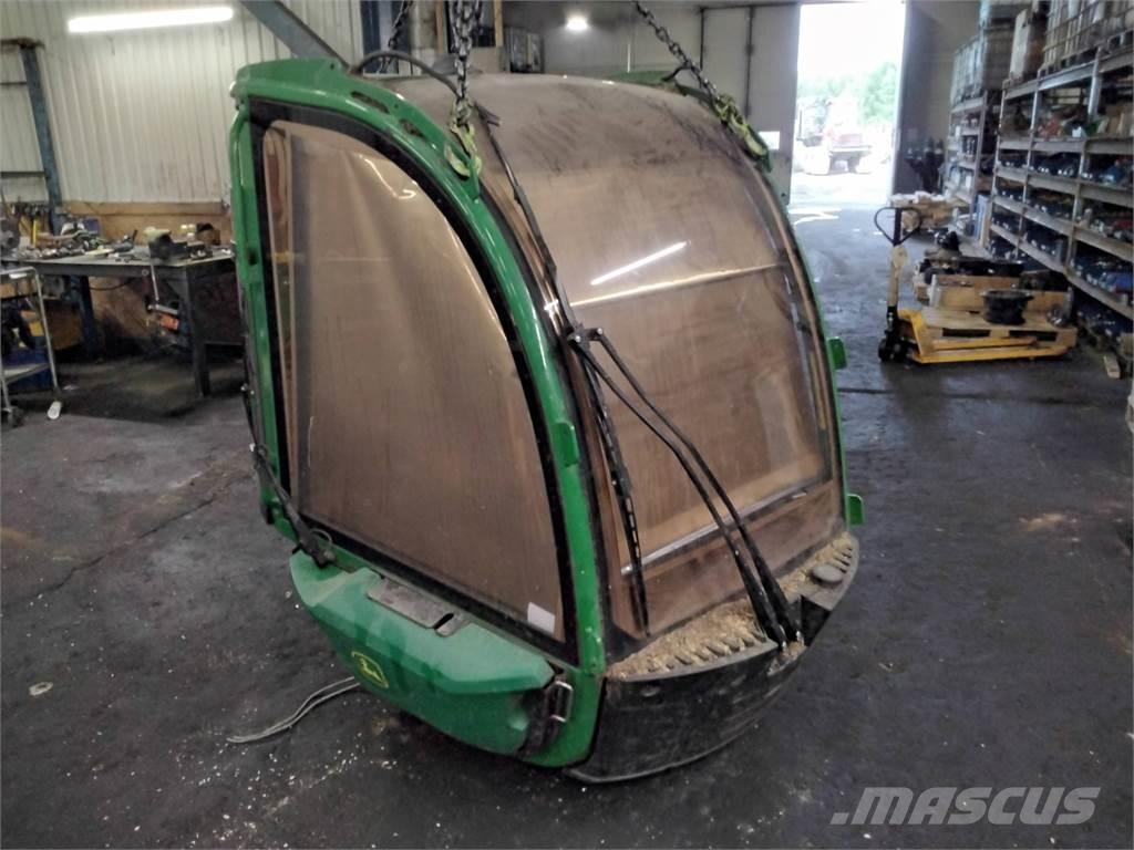 John Deere 1470G 駕駛室與內部