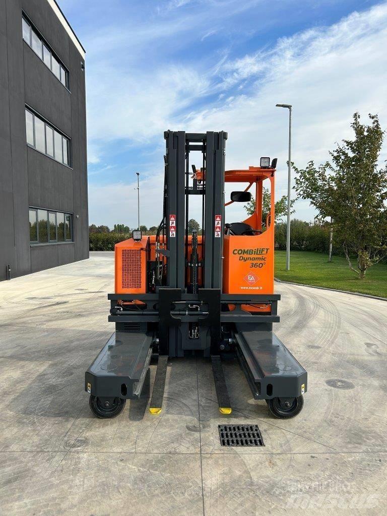 Combilift MR4 四向前伸式堆高機(叉車)