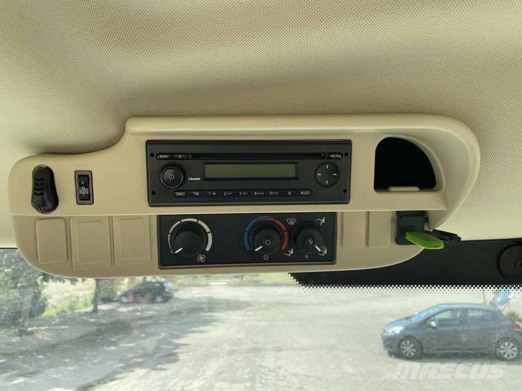 John Deere 6210R 曳引機