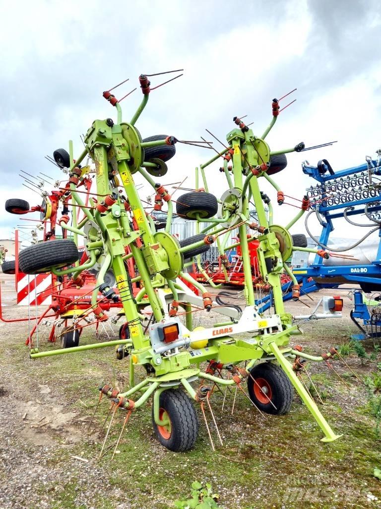 CLAAS Volto 870 耙與翻草機