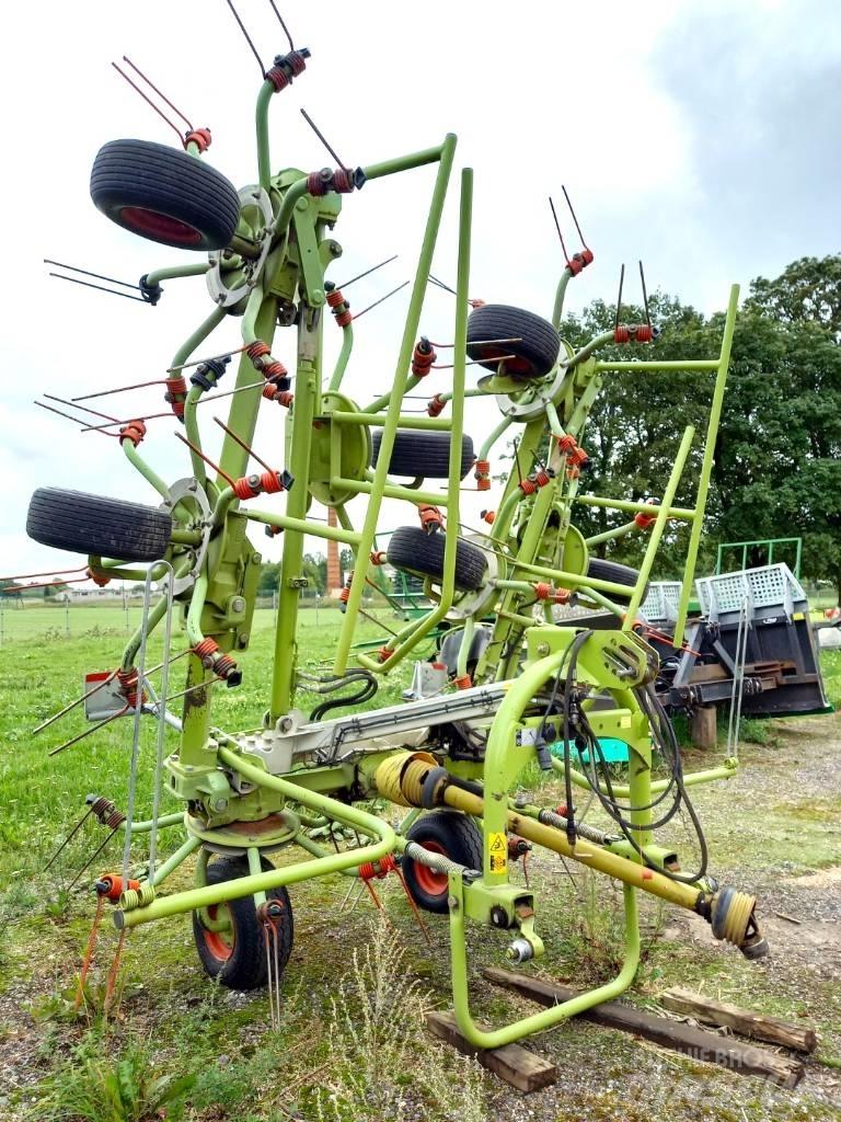 CLAAS Volto 870 耙與翻草機