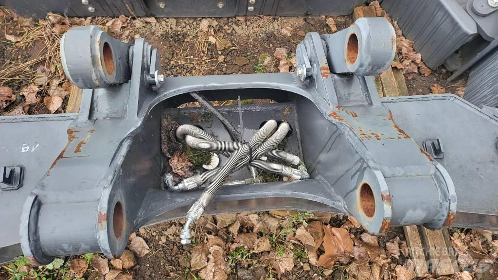 Doosan outdigger 底盤和懸架