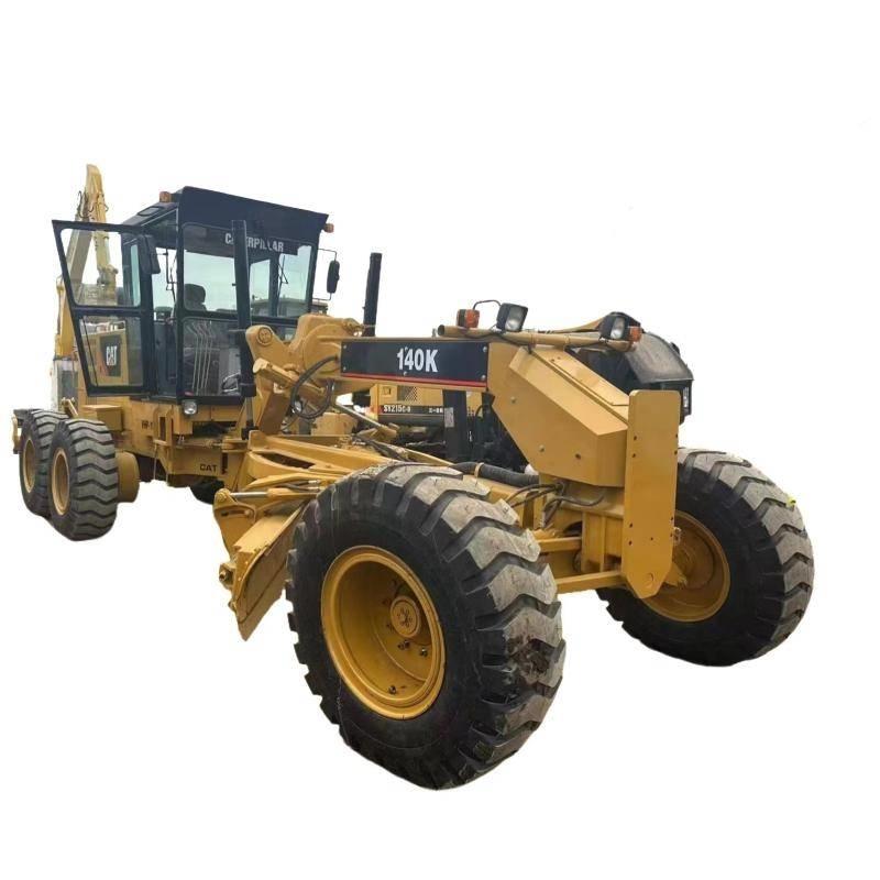 CAT 140 K 平土機