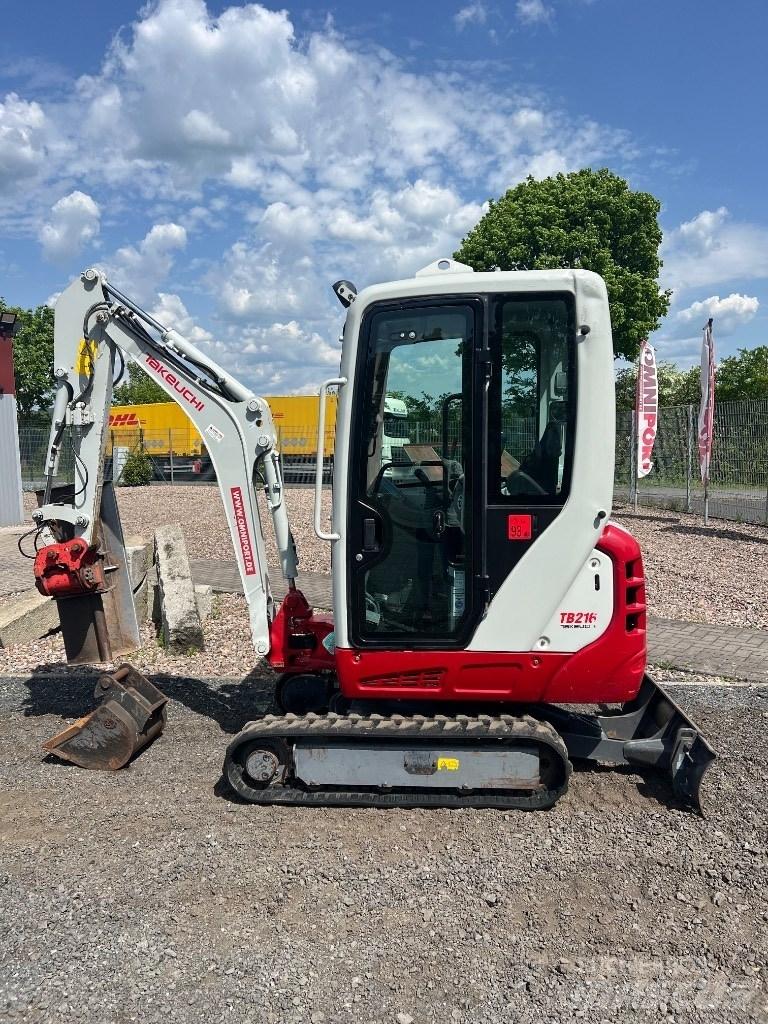 Takeuchi TB 216 小型挖土機/掘鑿機<7t(小型挖掘機)