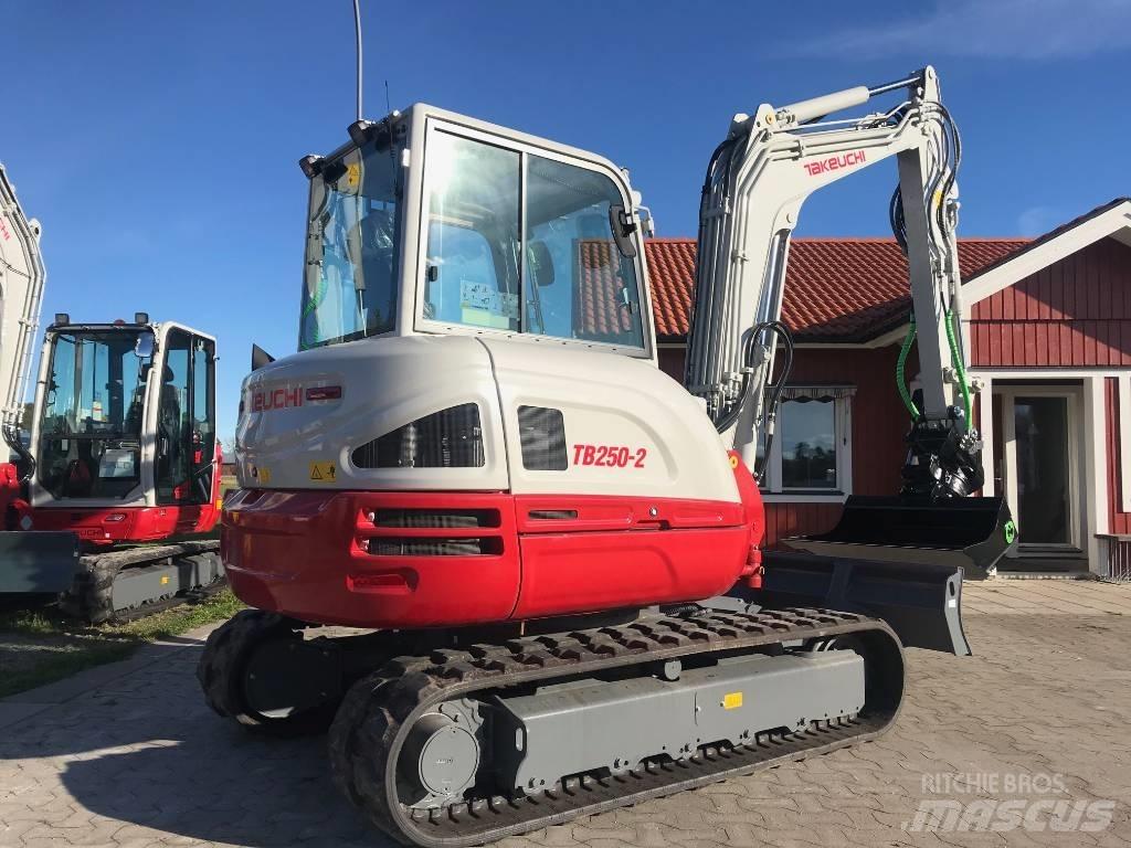 Takeuchi TB250-2 小型挖土機/掘鑿機<7t(小型挖掘機)