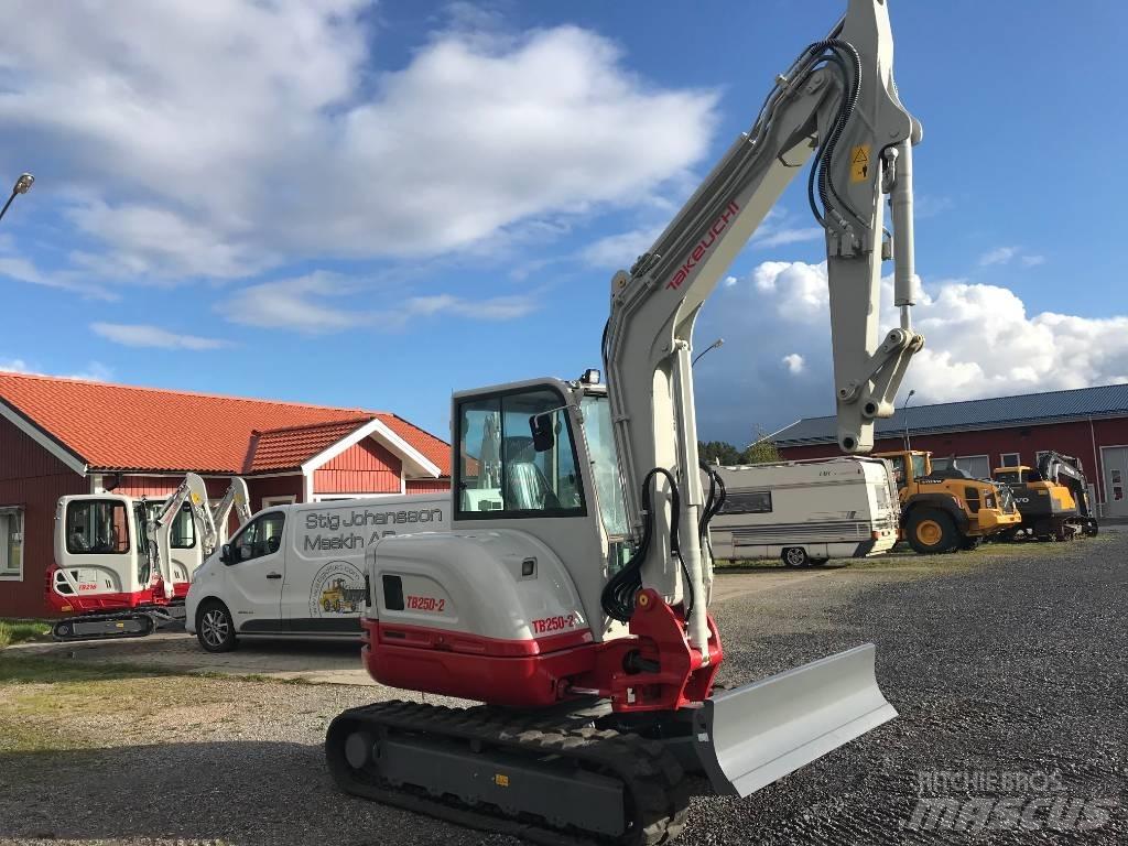 Takeuchi TB250-2 小型挖土機/掘鑿機<7t(小型挖掘機)