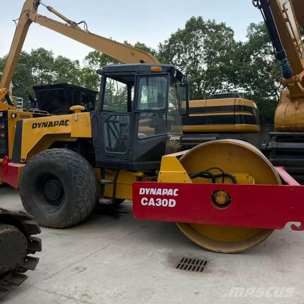 Dynapac CA 30 D 單輪滾壓機