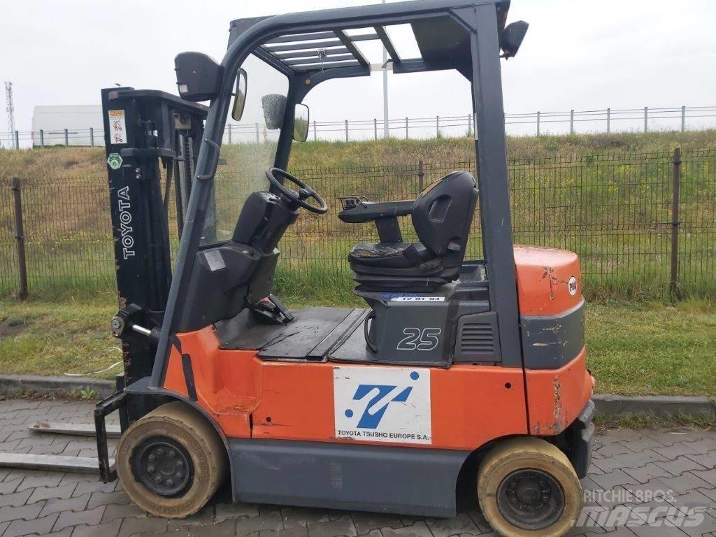 Toyota 7 FB MF 25 電動堆高機