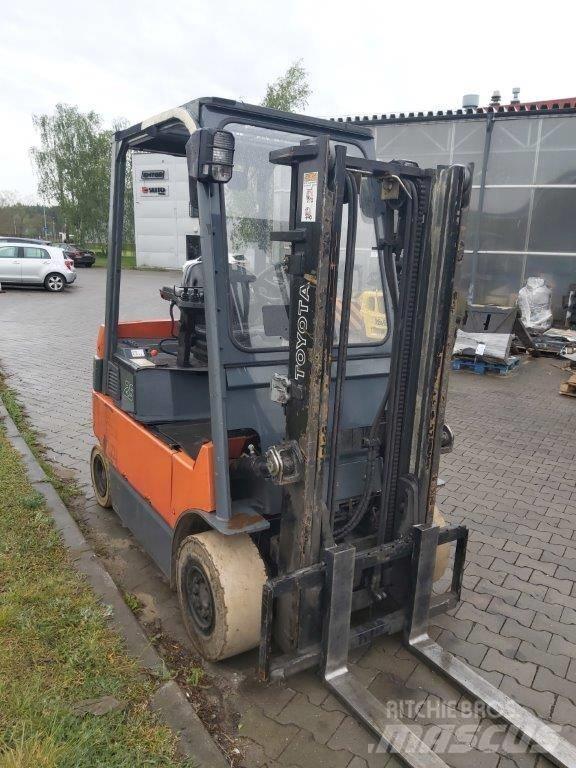 Toyota 7 FB MF 25 電動堆高機