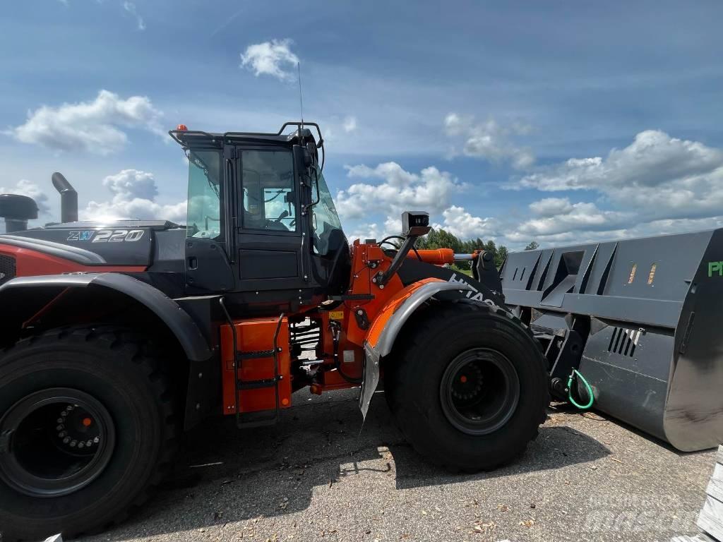 Hitachi ZW 220 輪胎式裝載機