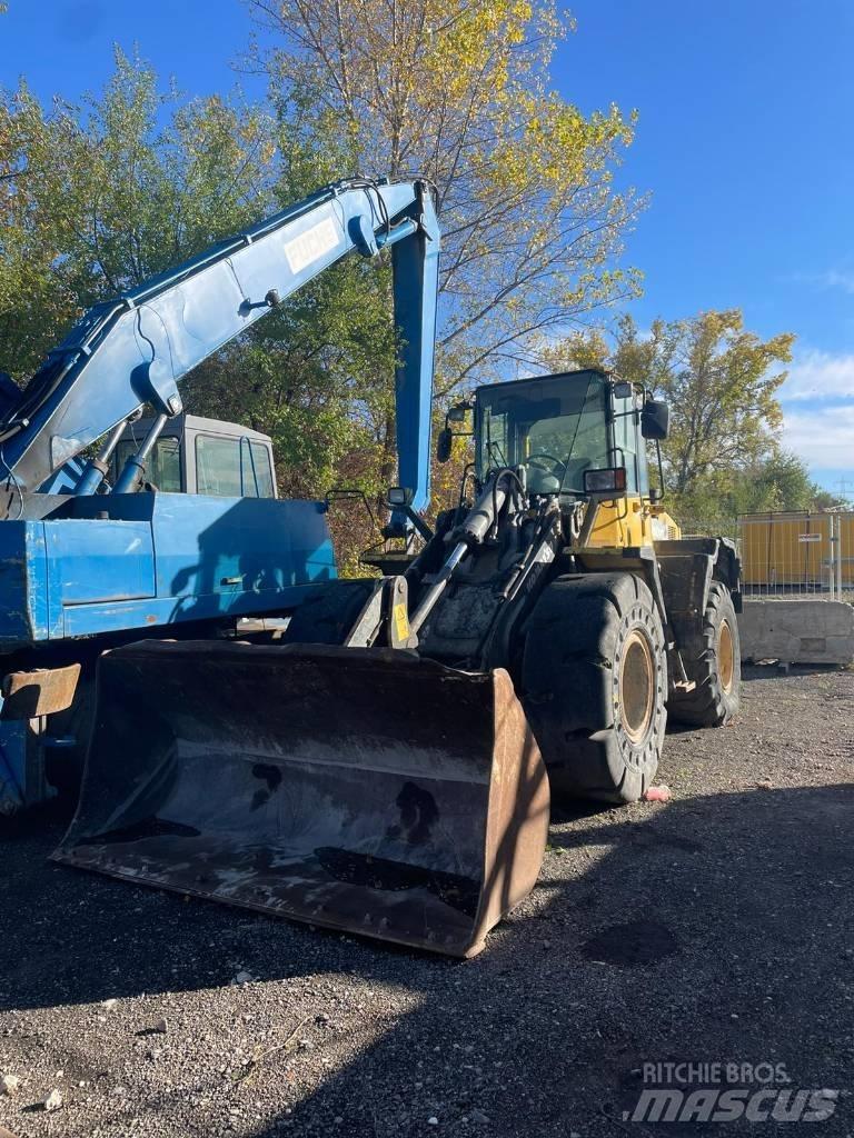 Komatsu WA 200 PT-5 輪胎式裝載機