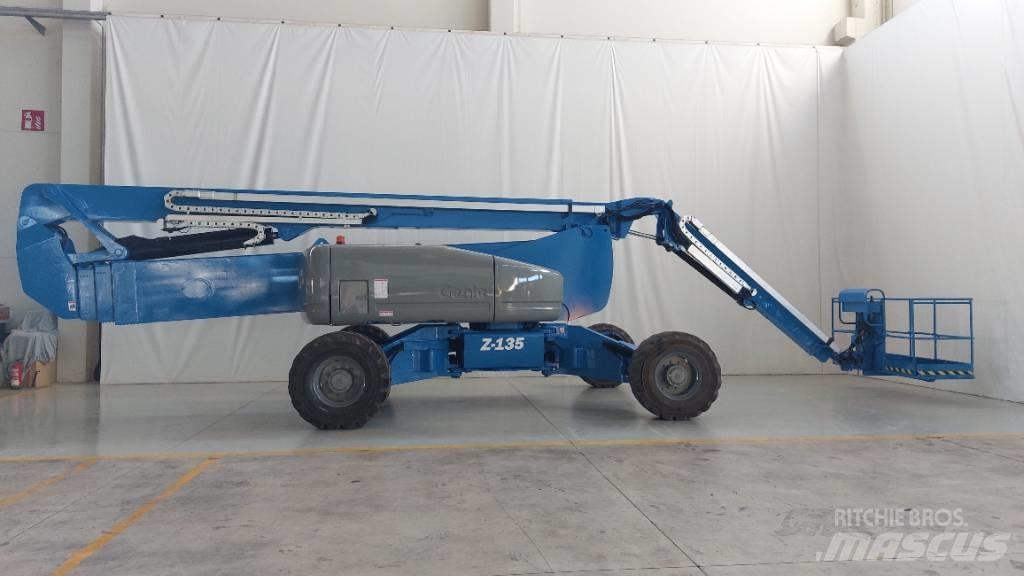Genie ZX 135/70 曲臂高空作業車